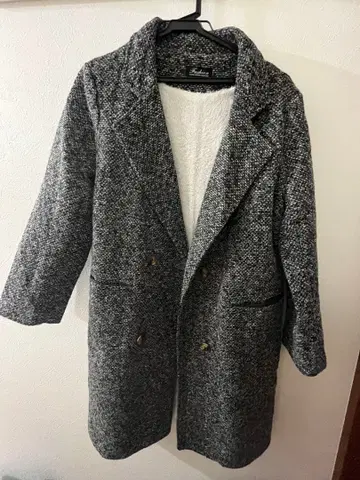 그레이 계열 더블 브레스트 롱 코트