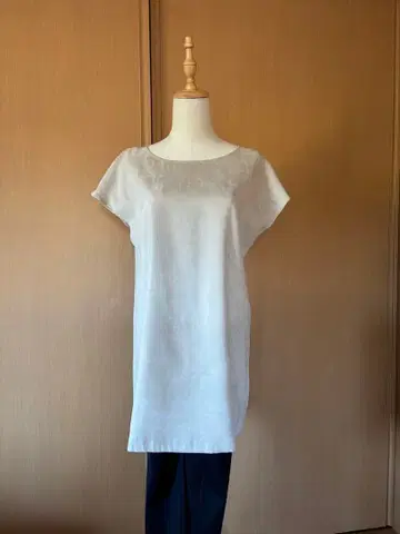 라에프 베이지 스웨이드 반팔 원피스 튜닉