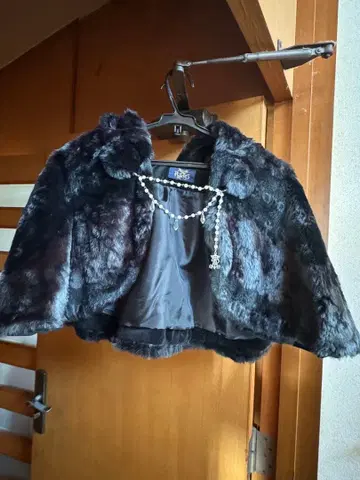 ALICE and the PIRATES 인조 모피 케이프