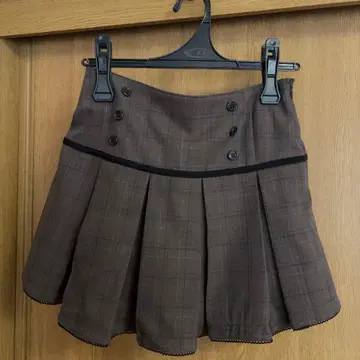 andmary Miu pleats skirt