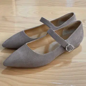 새상품급 유나이티드 애로우즈 비쥬 펌프스 24cm