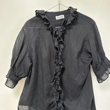 BEAMS BOY 블랙 프릴 오부소매 셔츠