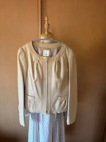 WORLD 베이지 라무 가죽 자켓 양가죽