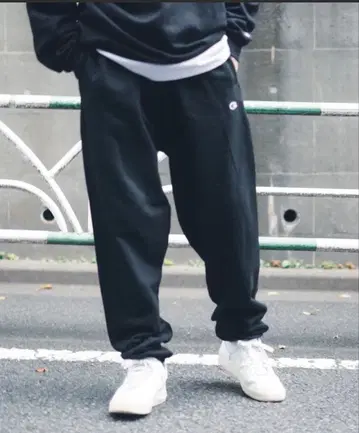 챔피온 스웨트 팬츠 M 사이즈