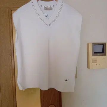 CROCODILE 화이트 V넥 니트 베스트