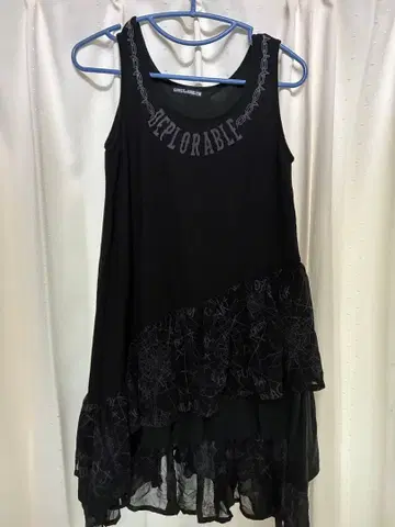 GHOST OF HARLEM 무릎 기장 원피스