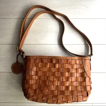 주케로 필라토 꼬임 숄더백 사선 크로스 2way