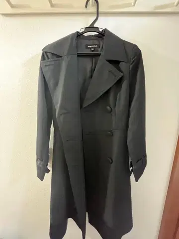 블랙 더블 브레스트 트렌치코트