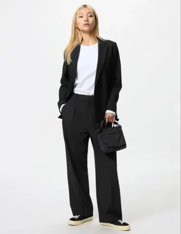 유니클로 UNIQLO 턱 와이드 팬츠 블랙 미사용 새상품 택 없음