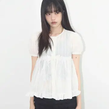 FANCY CLUB 반팔 퍼프 프릴 블라우스 화이트 화이트