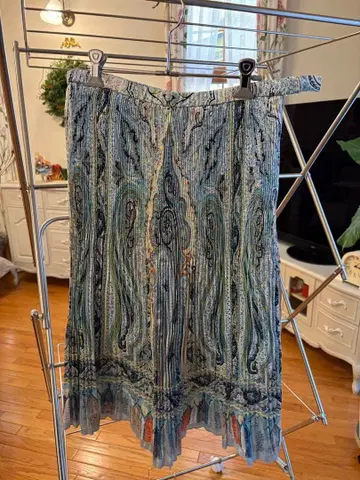 하나에 모리 무릎 기장 스커트