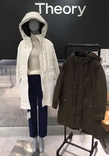Theory 밀리터리 코트 (택 포함 미사용 새상품)