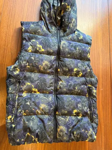 꼼사맨 꽃무늬 리버서블 다운 베스트 M 사이즈