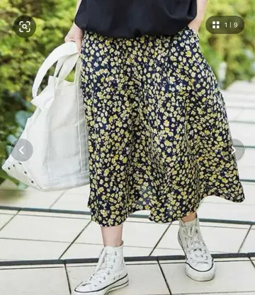 새상품급 써니클라우드 옐로우 컬러 작은 꽃 스커트 LL