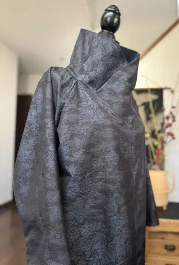 블랙 후드 부착 롱 원피스