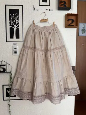 새상품급 밑단 레이스 캉캉 스커트*베이지