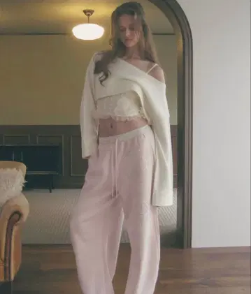 펠리큘 아이보리 크롭 니트