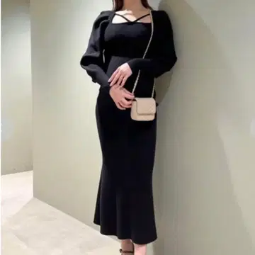 snidel 스트링 슬리브 니트 원피스 BLK