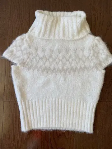 [ 새상품 ] CELFORD 하이넥 반팔 니트 003 화이트