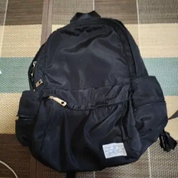 블랙 나일론 백팩