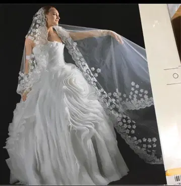 화이트 웨딩 드레스 플라워 레이스 포함