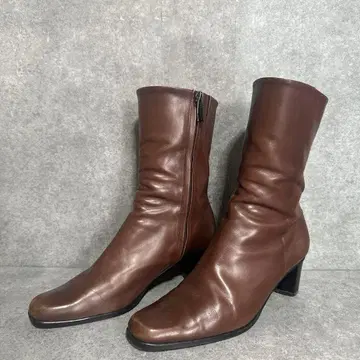 오늘 한정 가격 하프 부츠 다크 브라운 23cm