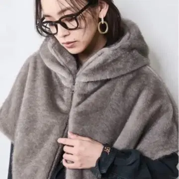 미사용 새상품 후드 부착 퍼 베스트