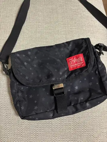 Manhattan Portage 별 패턴 숄더백