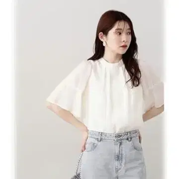 플레어 슬리브 반팔 상의 화이트/블랙