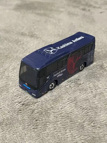 토미카 가시마 앤틀러스 선수 버스 2022