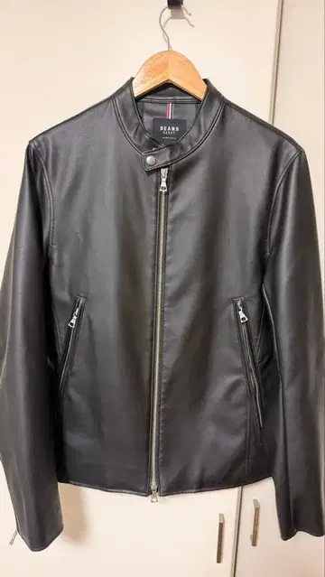 BEAMS HEART 블랙 가죽 자켓