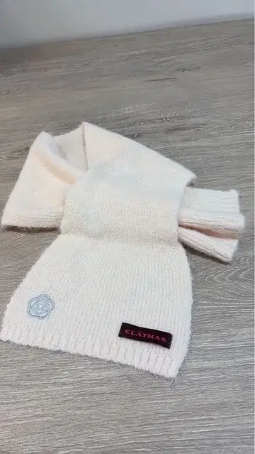 새상품 CLATHAS 머플러