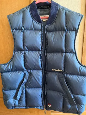 Captain Santa 다운 베스트