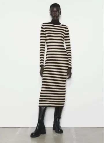 ZARA 보더 하이넥 롱 원피스