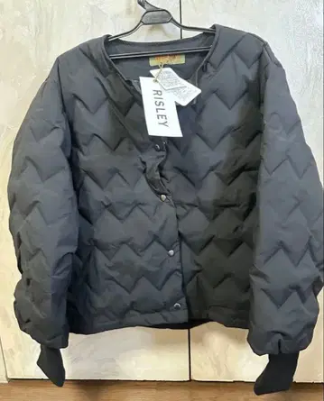 미사용 새상품 택 포함 RISLEY 블랙 다운 자켓