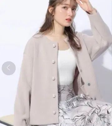 Apuweiser-riche 펄 단추 코쿤 니트 자켓