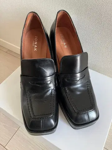 JONAK 블랙 하이힐 로퍼 스타일