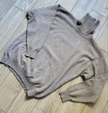 100% 캐시미어 베이지 터틀넥 스웨터 DANIEL HECHTER