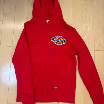 Dickies 빨간색 후드 부착 후드티
