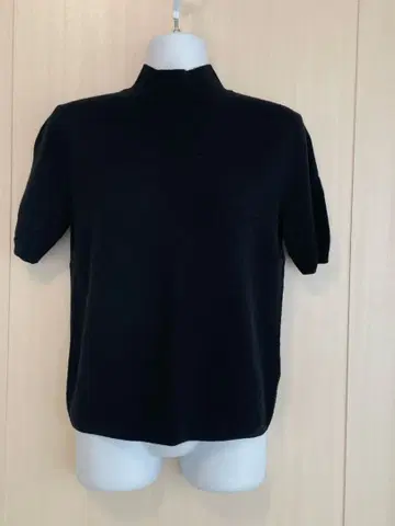 유니클로 100% 캐시미어 하이넥 니트