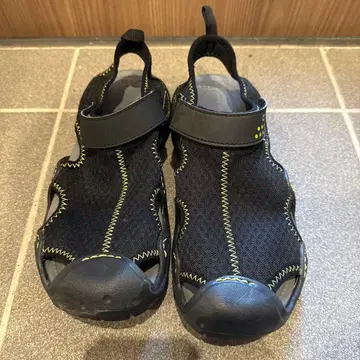 크록스 아웃도어 샌들 블랙 27cm