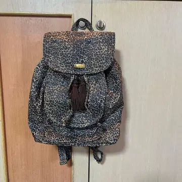 레오파드 무늬 태슬 나일론 백팩