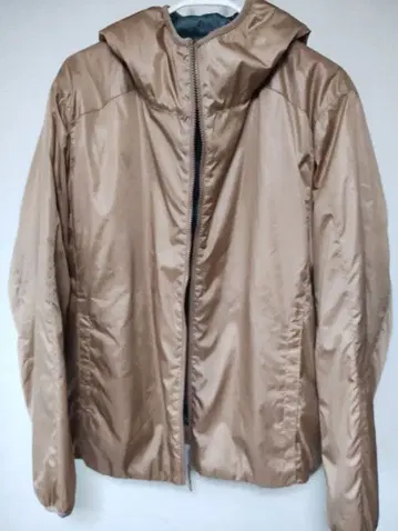 새상품급 유니클로 베이지 후드 부착 자켓 L 사이즈