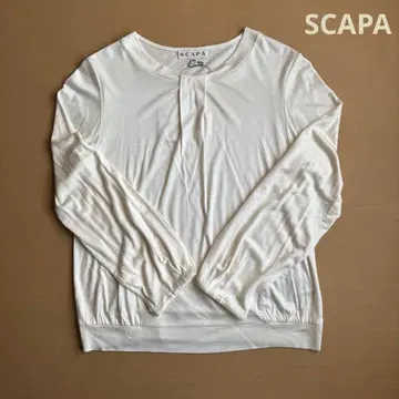 SCAPA 택 포함 아이보리 긴팔 상의