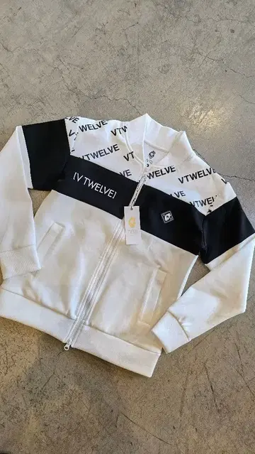 V12 트랙 자켓 후드티 새상품