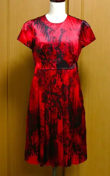 비비안 탐 새상품급 실크제 원피스 파티 빨강 검정