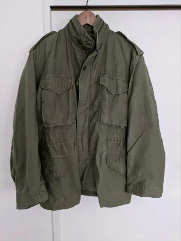 올리브 그린 밀리터리 자켓