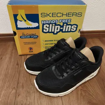 새상품급 스케쳐스 슬립인즈 UNO-BANKSIA 와이드 24.5cm