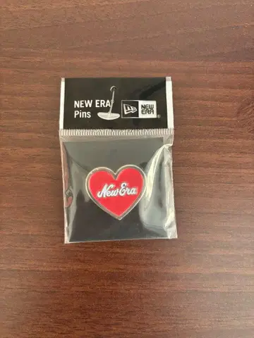 NEW ERA PINS 하트