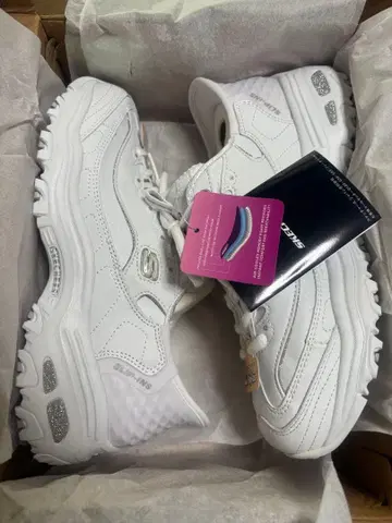 새상품 스케쳐스 Skechers D'Lites 6.5 슬립인